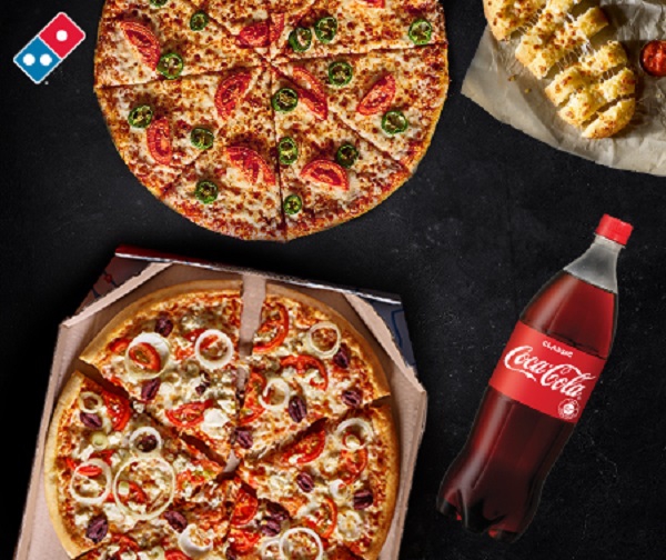 דומינו'ס פיצה - 2 משפחתיות + נלווה או קינוח + שתיה 1.5 ל'