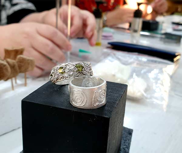 סדנת צורפות לעיצוב תכשיט כסף - אלכימיה סטודיו לצורפות