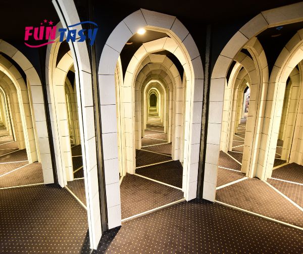 מבוך המראות Funtasy בICE MALL אילת